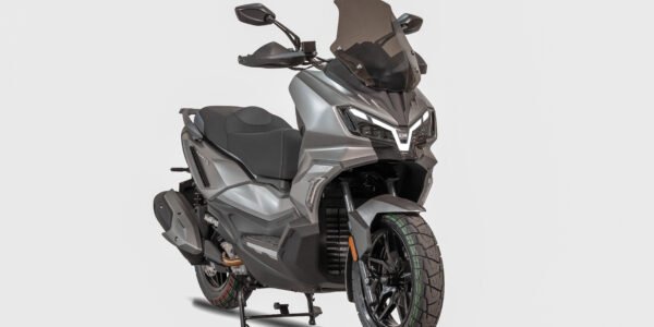 SYM ADXTG 300 chega por R$ 32.990 e amplia a linha de scooters adventure