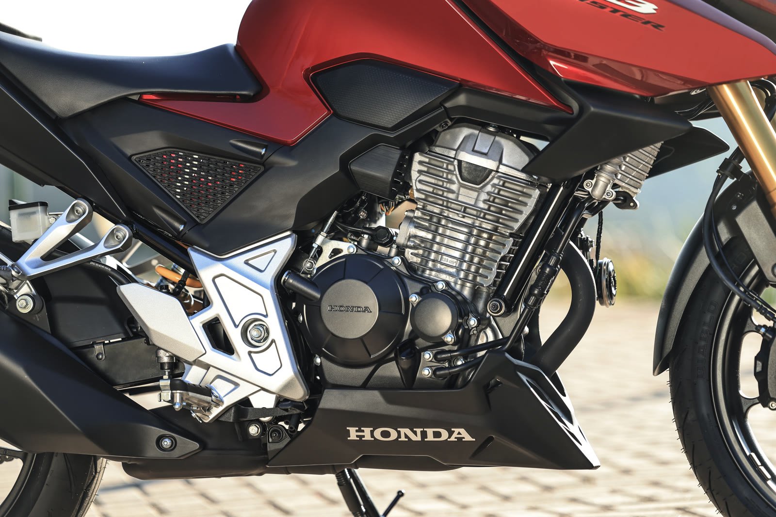Motor FlexOne monocilíndrico da CB300F Twister 2027