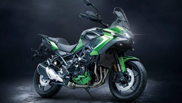 Kawasaki Versys 900 2027 estreia com motor da Z900 e radar ARAS